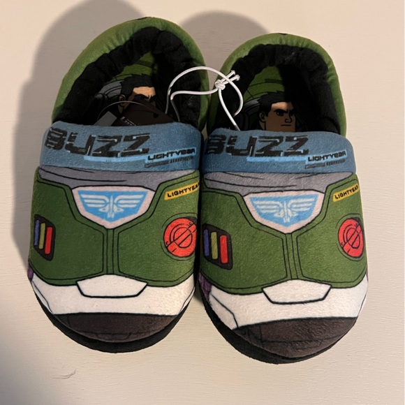 🎈🎈NWT BUZZ LIGHTYEAR SLIPPERS - Picture 1 of 3